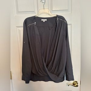 Calvin Klein Women’s XL Shirt With Zippers Foldable Sleeves